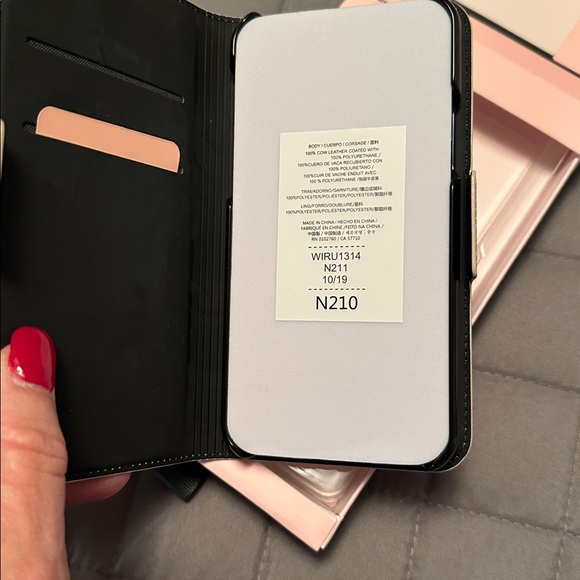 NWT Kate Spade Disney Minnie Mouse iPhone 11 PRO Wrap folio case - Picture 6 of 8